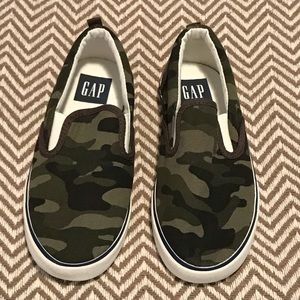 Boys (and Girls) camo sneakers, perfect condition